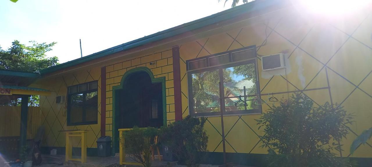 Rodel Yellow Hauz Itaytay Exterior photo